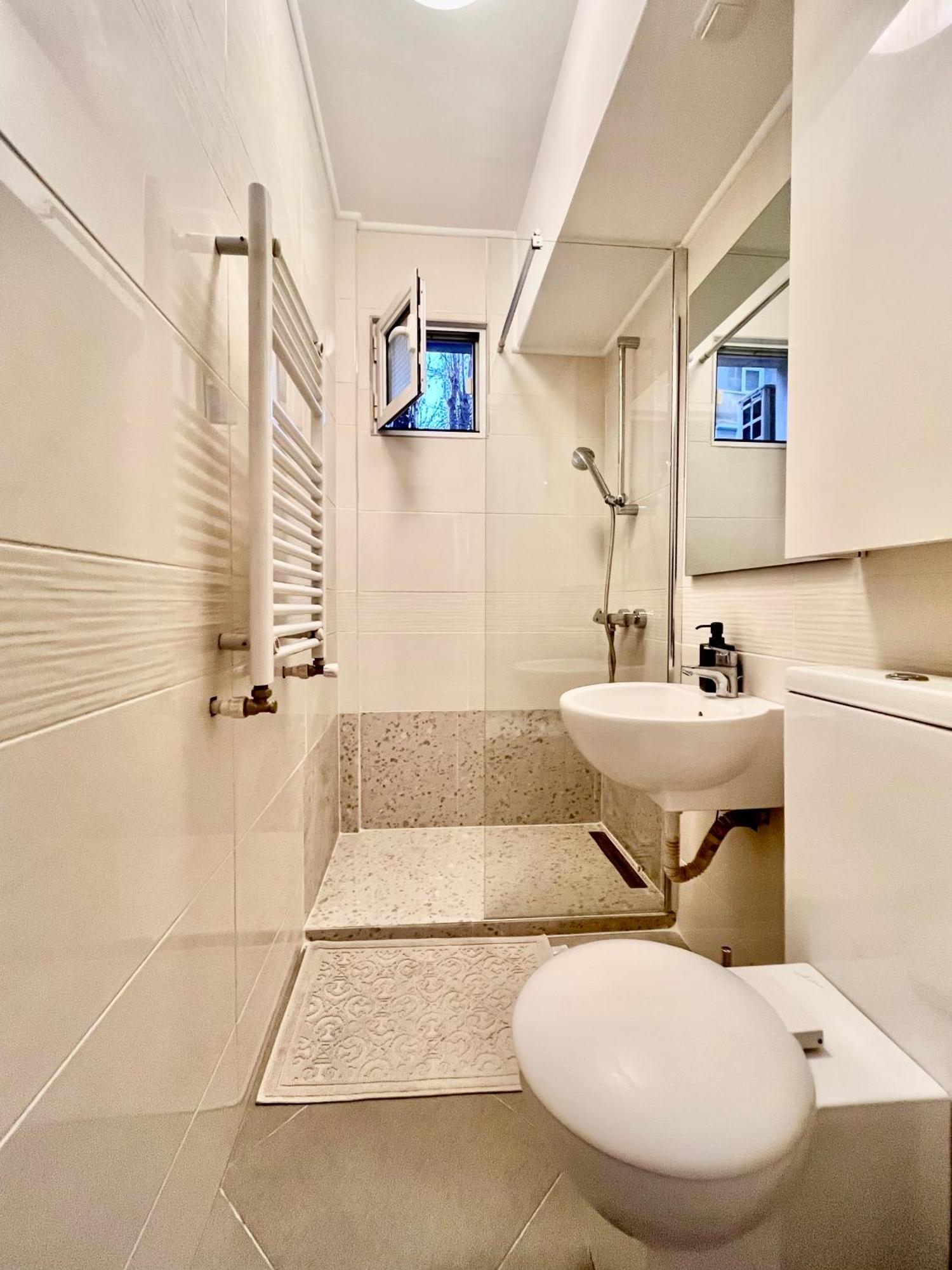 Cozy Apartment With Balcony Bucureşti Exterior foto